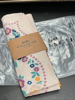Coach Wildflower Meadow Square Scarf NWOT